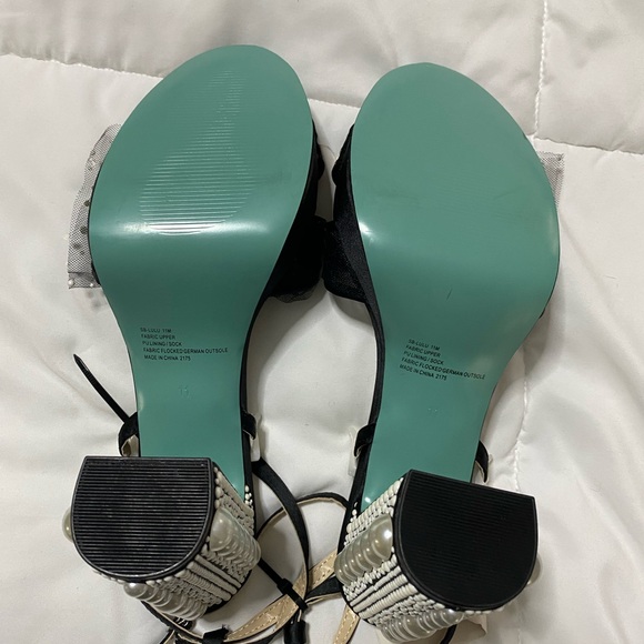 NEW Betsey Johnson Lulu Heeled Black and White Sandals, Size 11 - fit size 10 - Picture 5 of 13